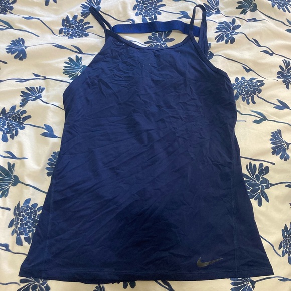 Nike top - Picture 1 of 4